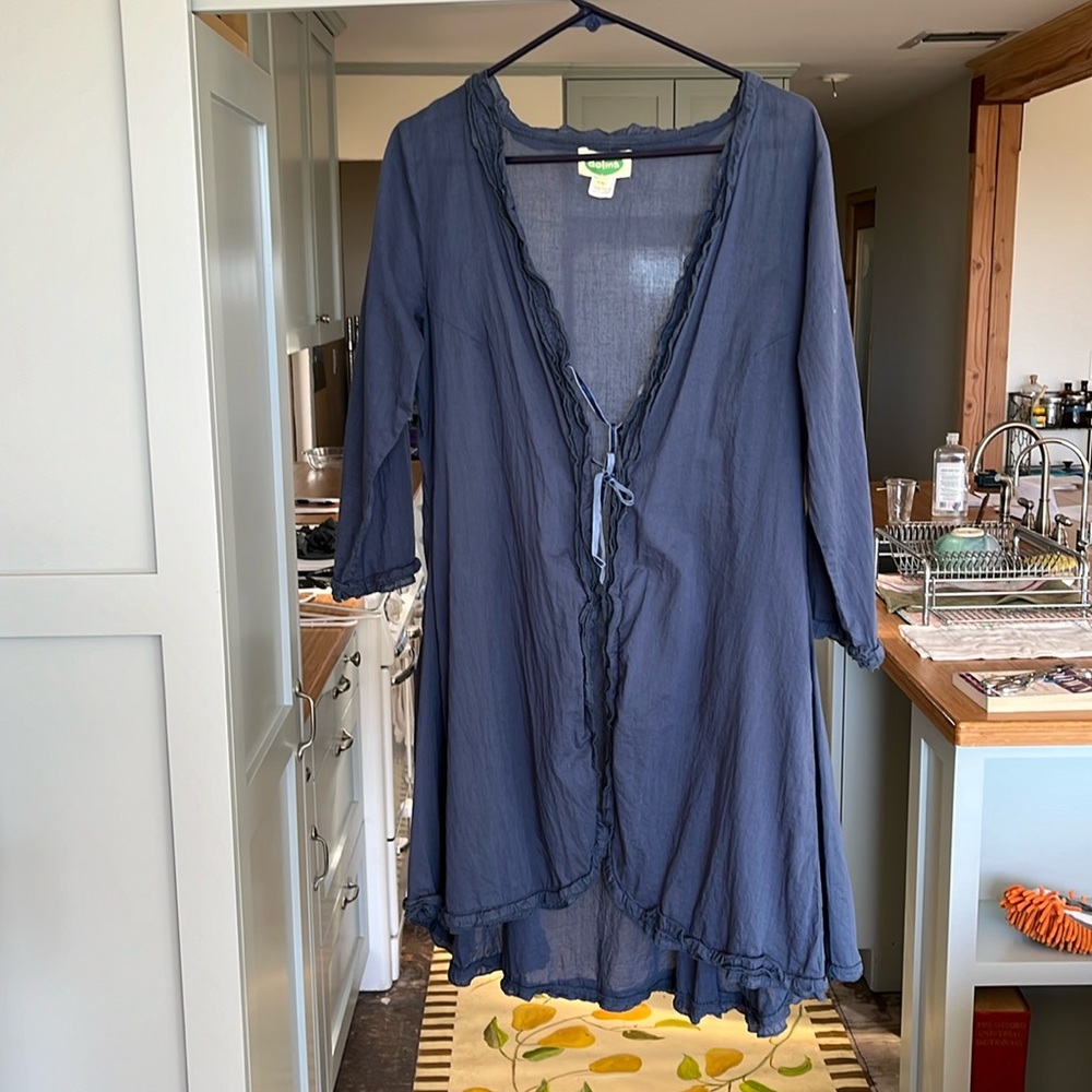 Dolma beach/pool cover-up. Ruffle trim all around, velvet ties in front. s/m